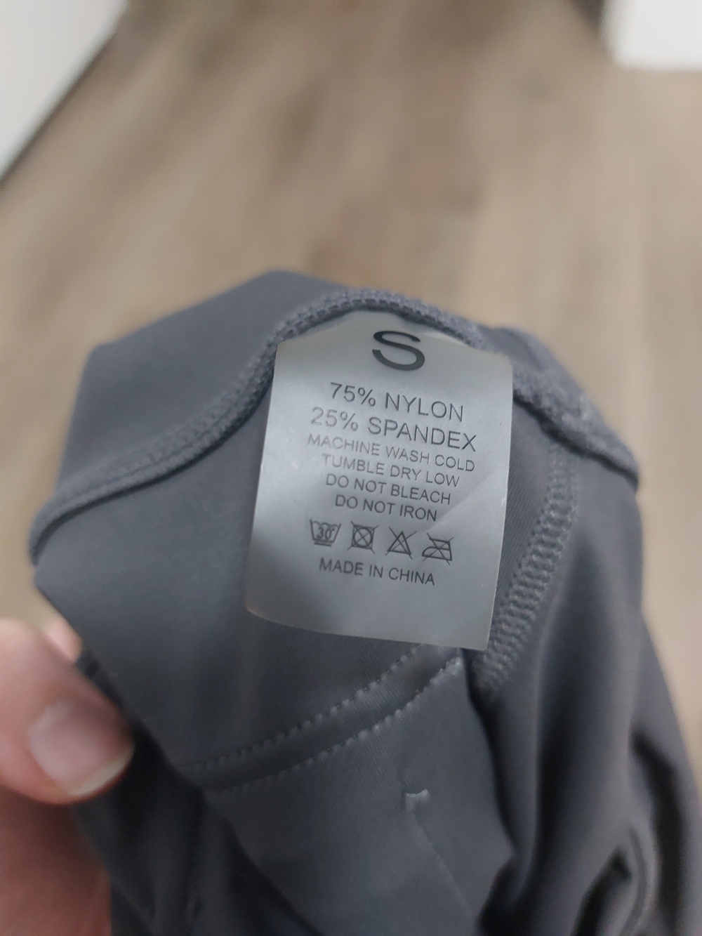 Yeore Grey Flared Leggings Cargo Pockects Srunch Butt No Front Seam 28 Inseam - Picture 2 of 3